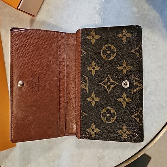 ✨️AUTHENTIC✨️ Louis Vuitton Monogram Porte Monnaie Bifold Wallet - Picture 4 of 16